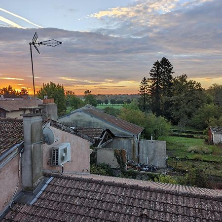 Le Cinoche, Cocon Sous Les Toits Apartment Pont-de-Vaux Luaran gambar