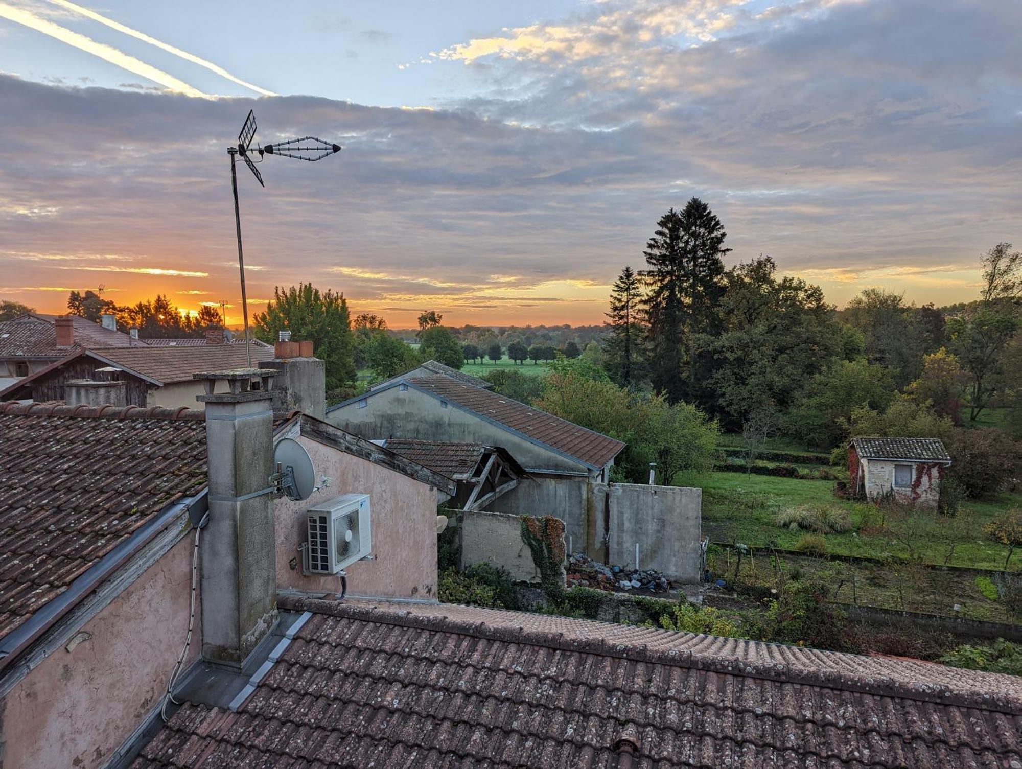Le Cinoche, Cocon Sous Les Toits Apartment Pont-de-Vaux Luaran gambar
