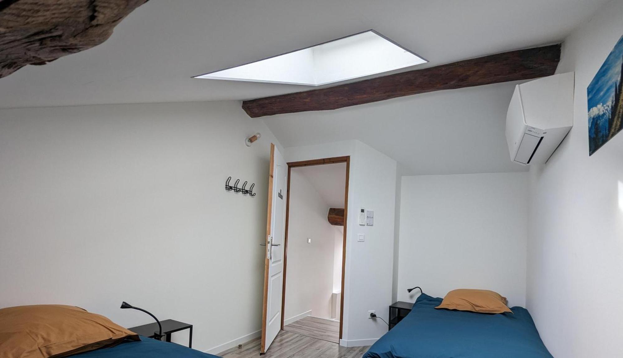 Le Cinoche, Cocon Sous Les Toits Apartment Pont-de-Vaux Luaran gambar